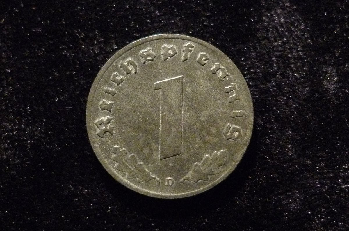 Post-A-Coin-Or-Medal-With-A-Die-Crack!