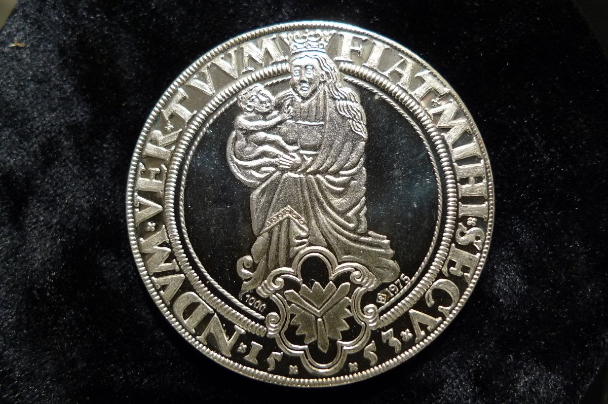 Around-The-World-With-Coins---A-Coin-Geography-Game