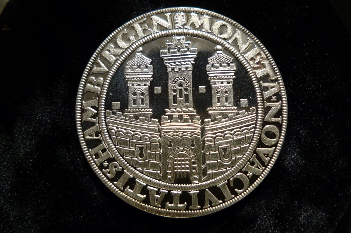 Around-The-World-With-Coins---A-Coin-Geography-Game
