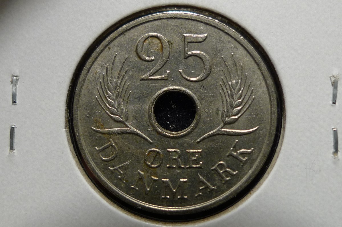 Around-The-World-With-Coins---A-Coin-Geography-Game