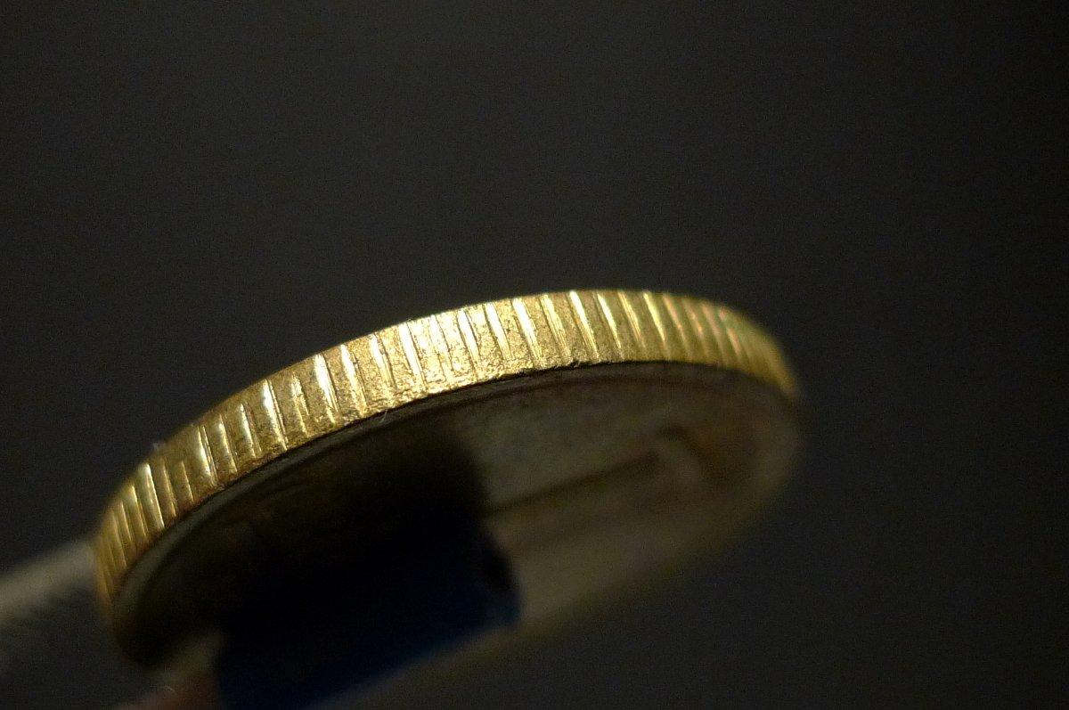 Show-Your-Coins-With-Different-Edges