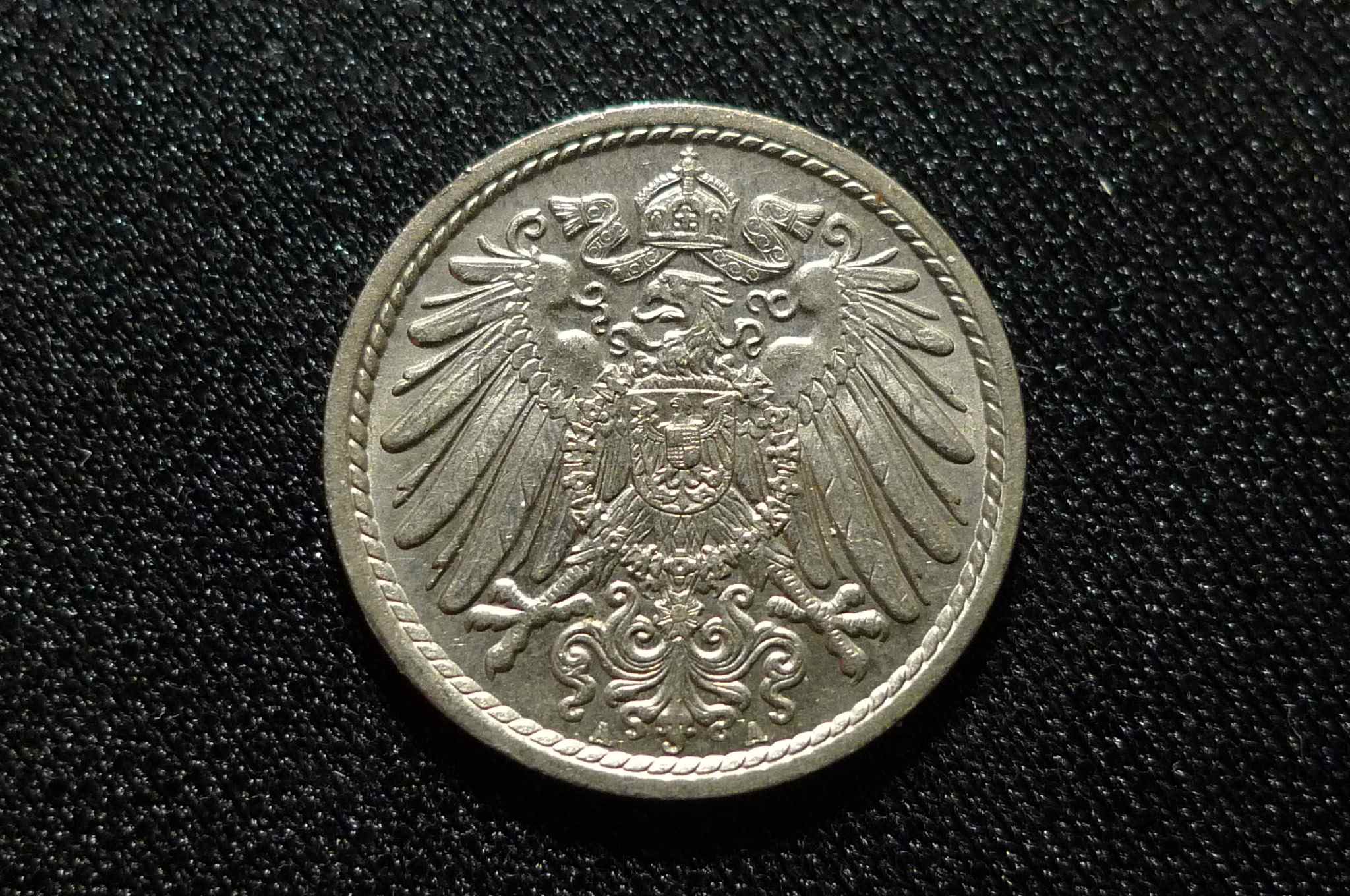 Around-The-World-With-Coins---A-Coin-Geography-Game