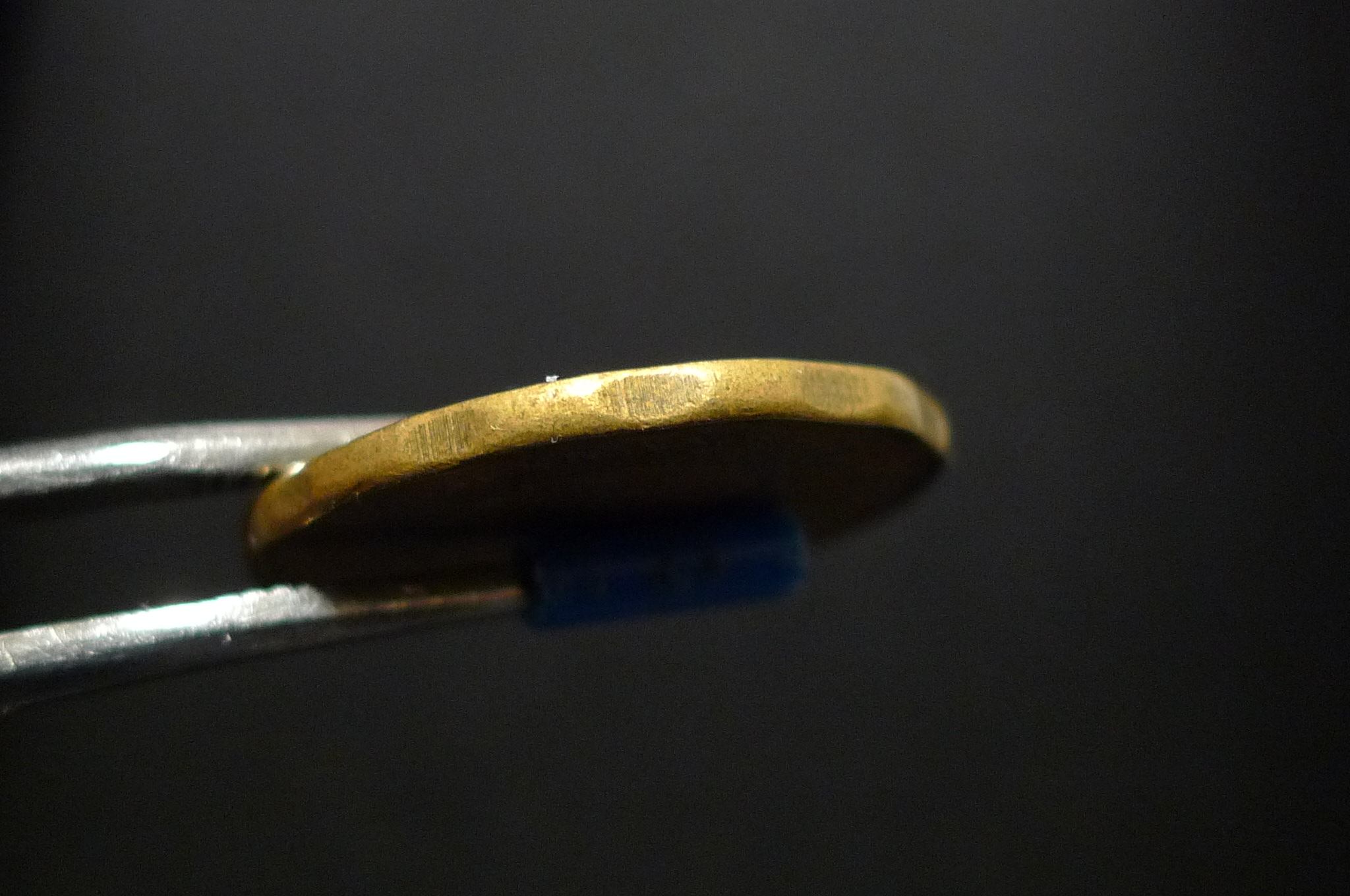 Show-Your-Coins-With-Different-Edges