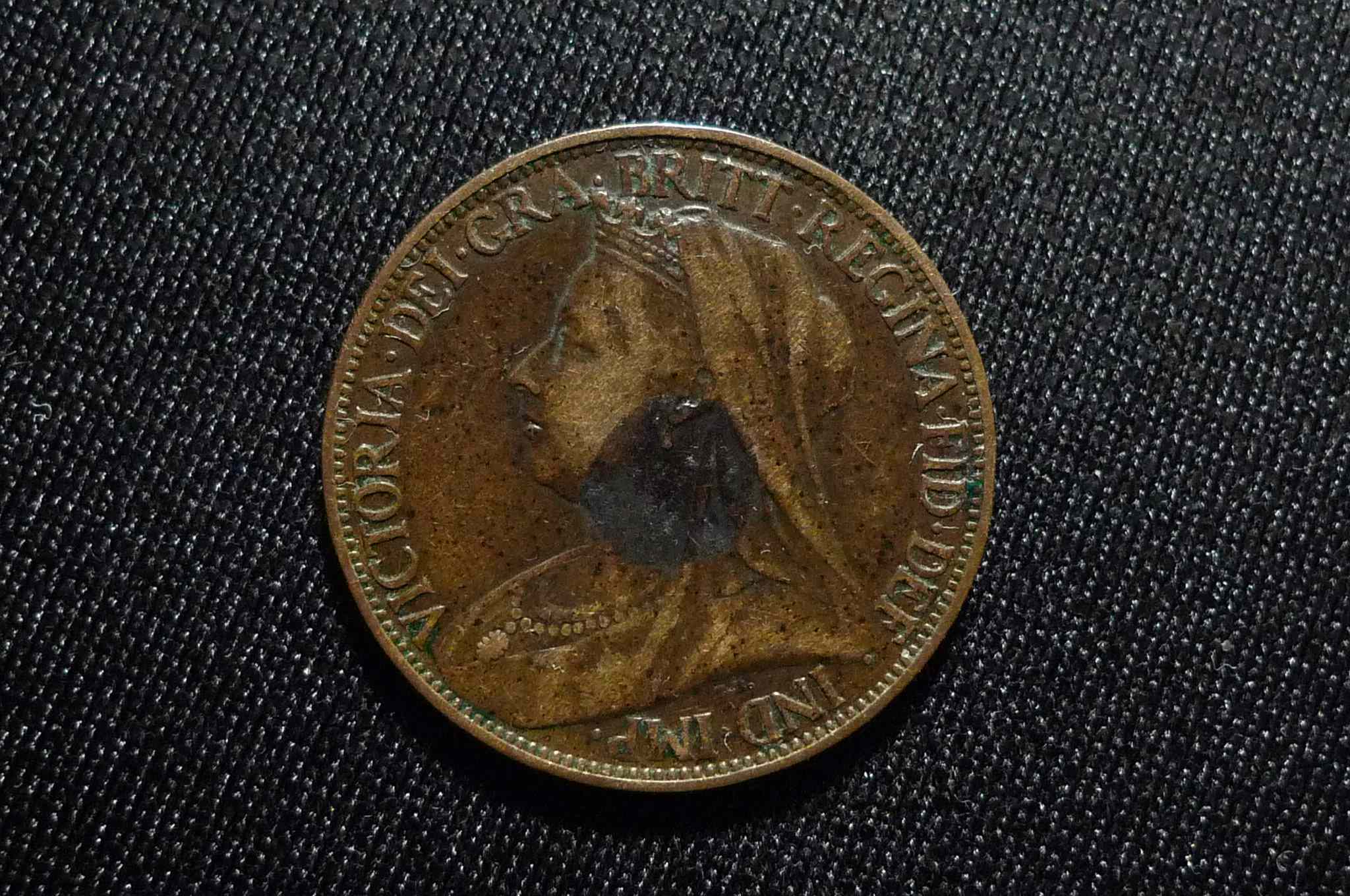 Post-A-Coin-Or-Medal-With-A-Die-Crack!