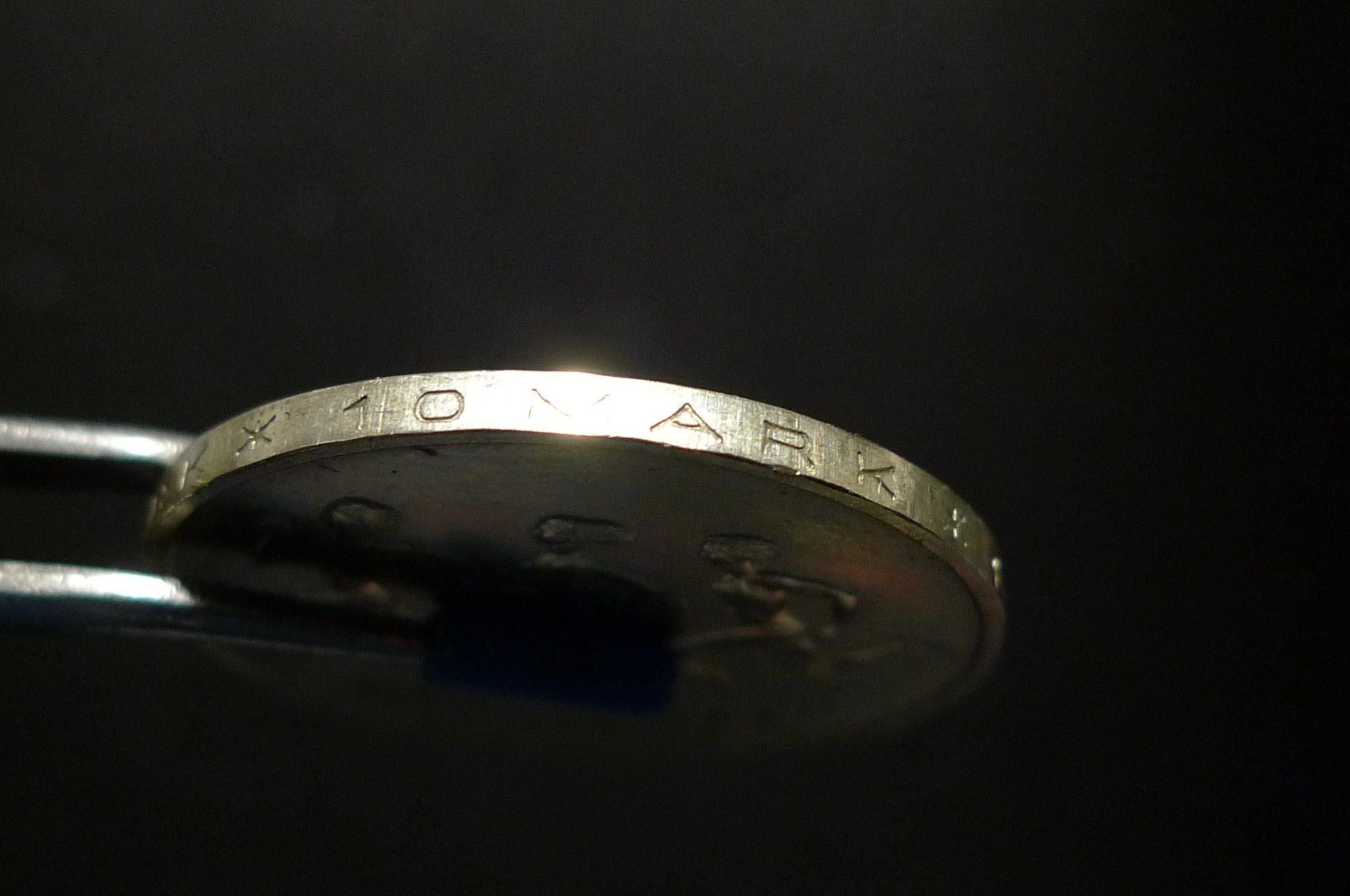 Show-Your-Coins-With-Different-Edges