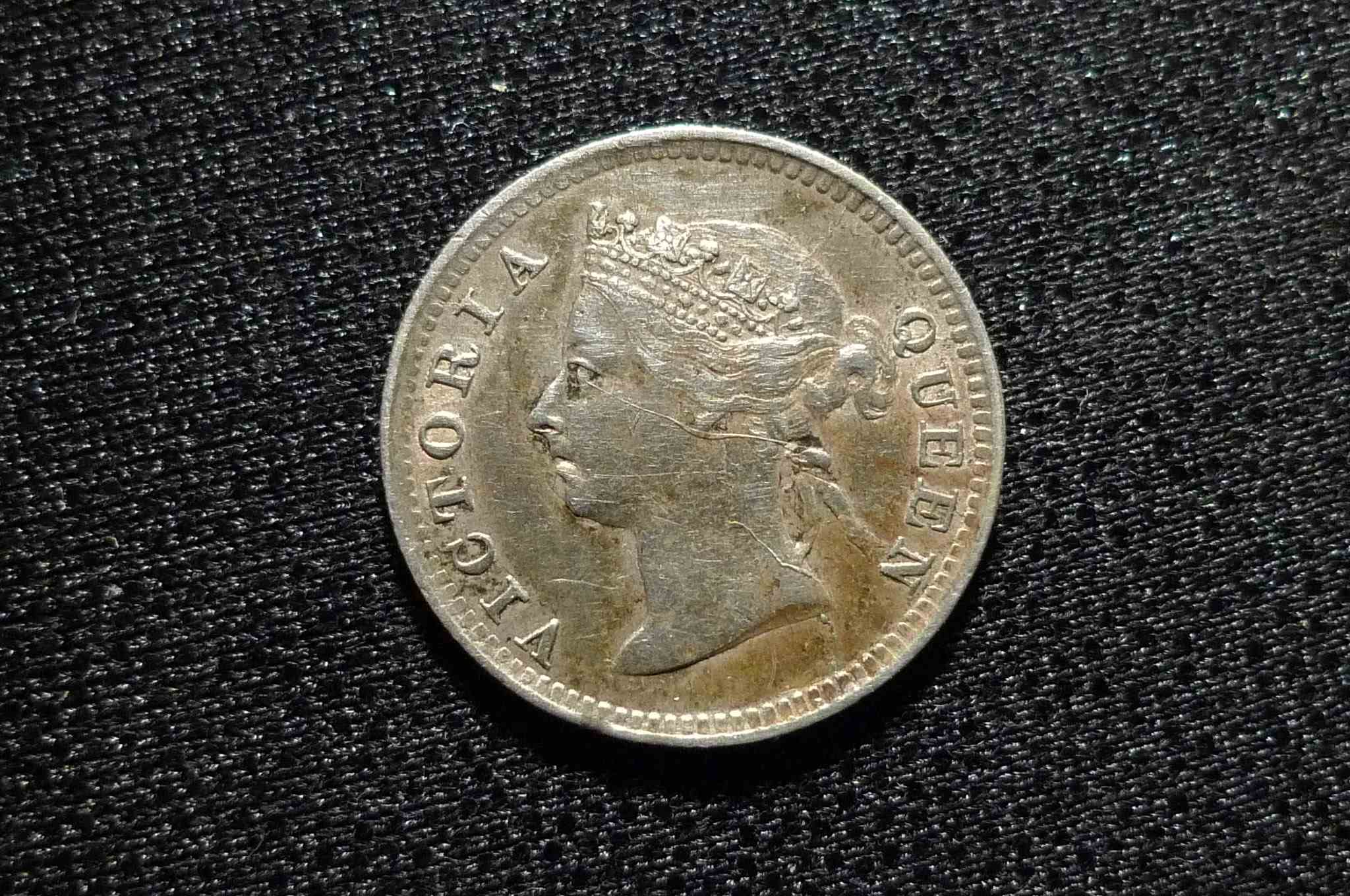 Post-A-Coin-Or-Medal-With-A-Die-Crack!