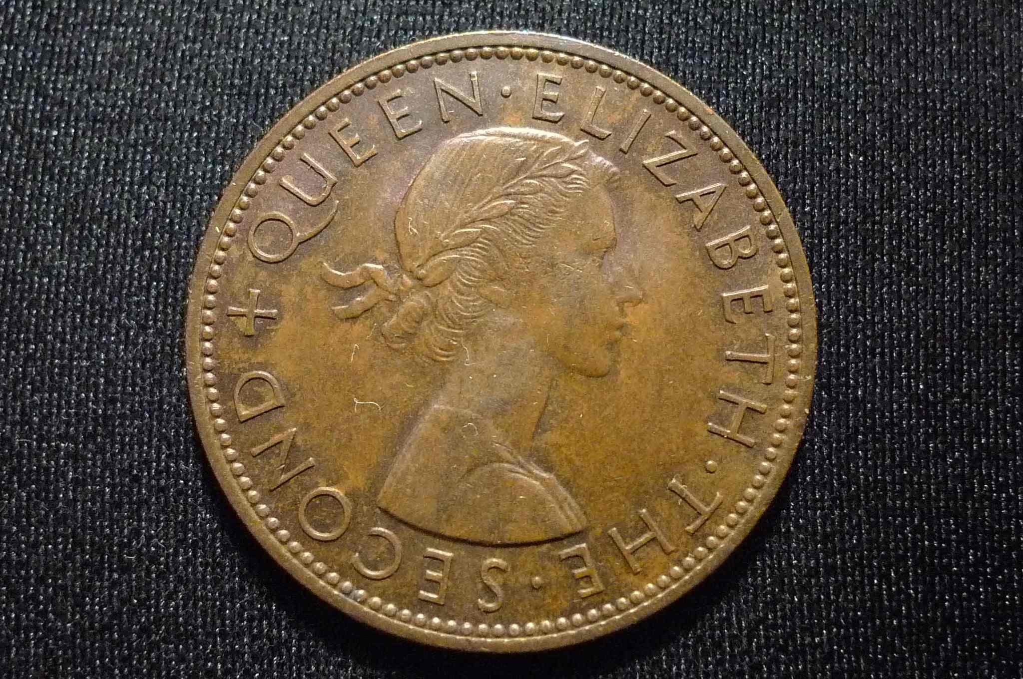Queen-Elizabeth-II-Memorial-Thread