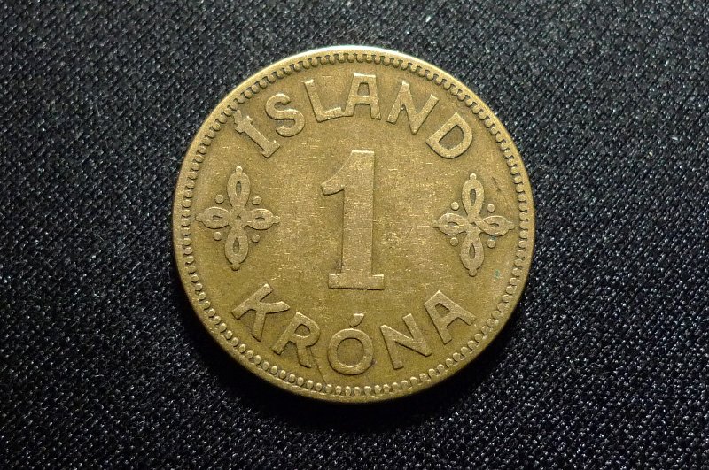 Post-Your-Coins-With-Coats-Of-Arms,-Shields,-Crests,-Crowns,--Etc.