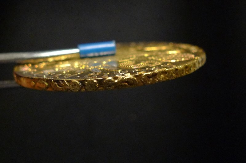 Show-Your-Coins-With-Different-Edges