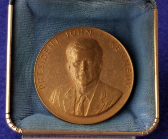 Presidential-Medal-Of-Appreciation---Kennedy-Award-Medal