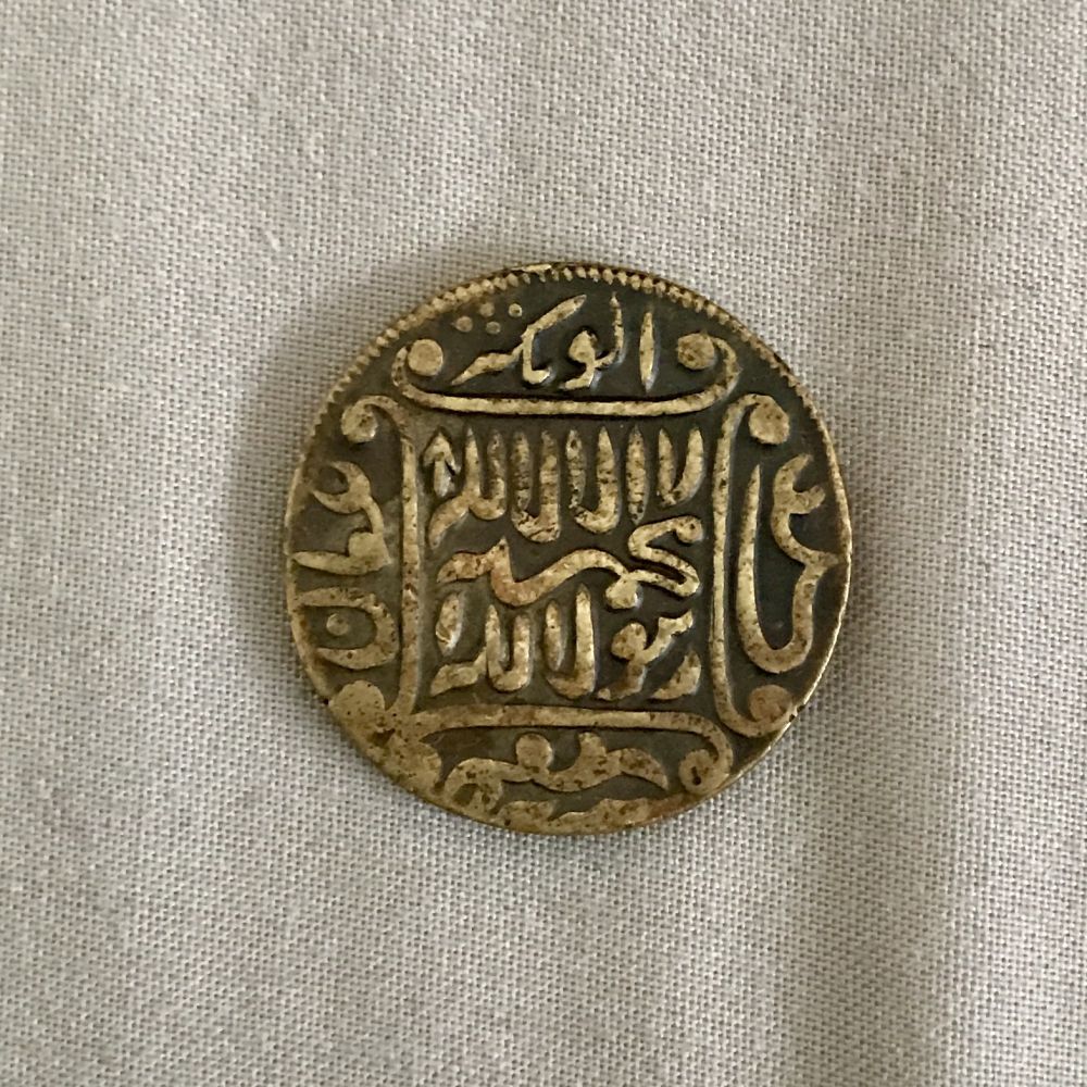 Gold-Looking-Coin-Identification---Help/-Info