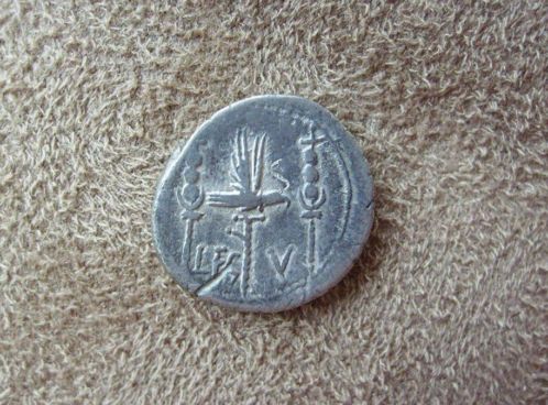 Marc-Antony-Denarius-Legion-V