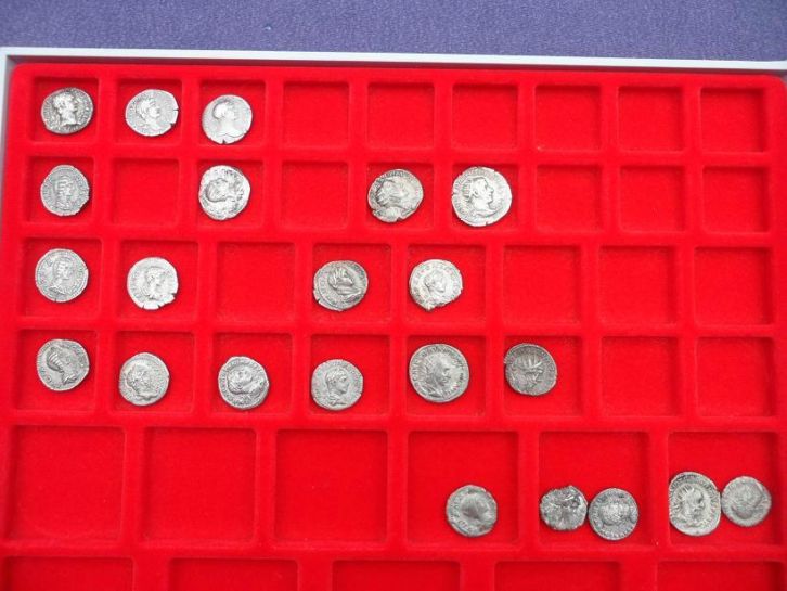 Dilemma:-22-Denari-For-500-Euro's