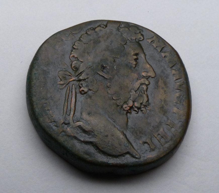 Bargain-Sestertius-Of-Commodus