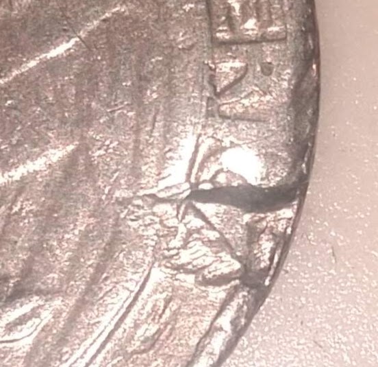Quarter-Damage-Or-Die-Crack-From-Mint