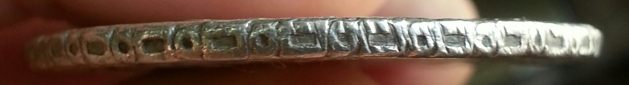 1808-8-Reales-Edge-With-Diagonal-Linesa