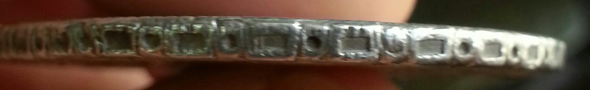 1808-8-Reales-Edge-With-Diagonal-Linesa