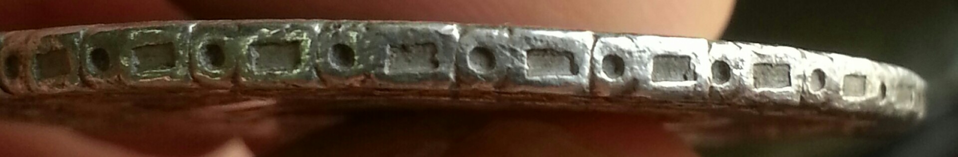 1808-8-Reales-Edge-With-Diagonal-Linesa