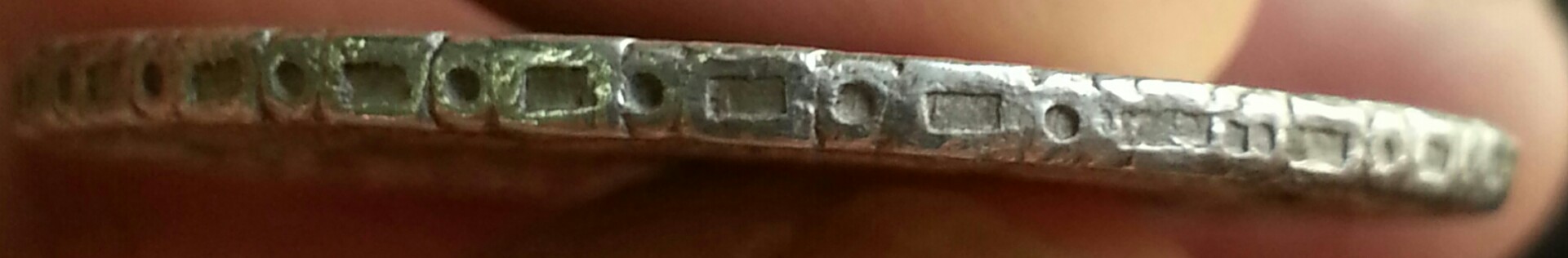 1808-8-Reales-Edge-With-Diagonal-Linesa