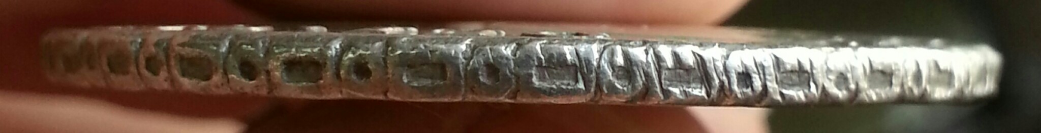 1808-8-Reales-Edge-With-Diagonal-Linesa