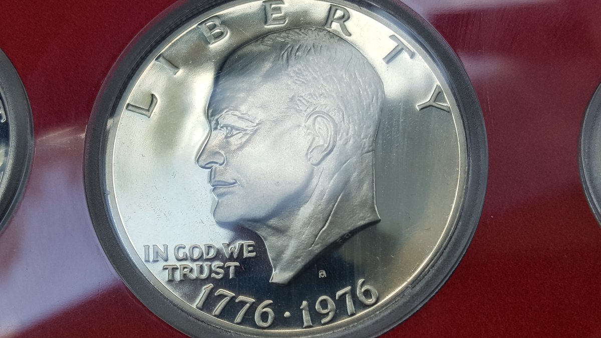 A-Gorgeous-Bicentennial-Ike.-Wonder-If-Its-Worth-Getting-Graded