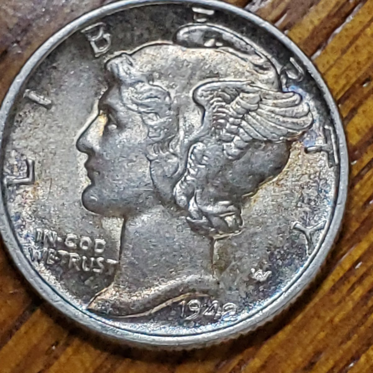 Beautiful-1942-Mercury-Dime-With-Slight-Tone