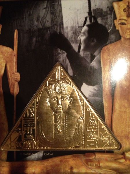 2008-King-Tut-Pyramid-Coin