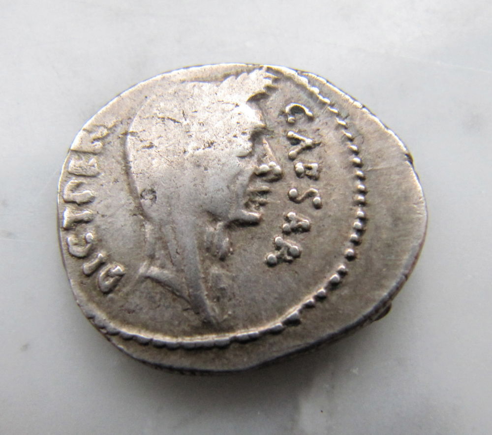 Unusual-Strike-For-A-J.-Caesar-Denarius?