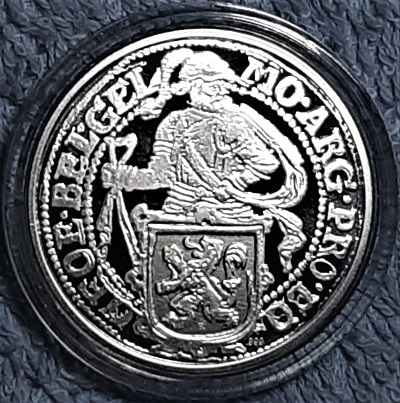 Post-Your-Coins-With-Coats-Of-Arms,-Shields,-Crests,-Crowns,--Etc.