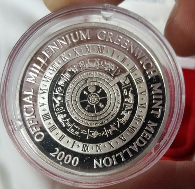 Raphael-Maklouf-Millenium-Medal-Solid-Silver--Year-2000
