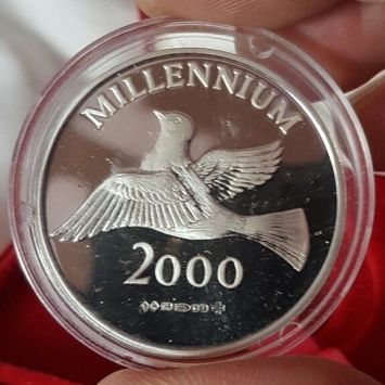 Raphael-Maklouf-Millenium-Medal-Solid-Silver--Year-2000