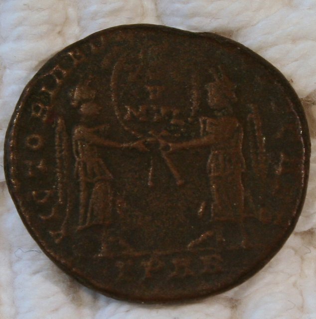 Ancient-Coin---Roman-Magentius