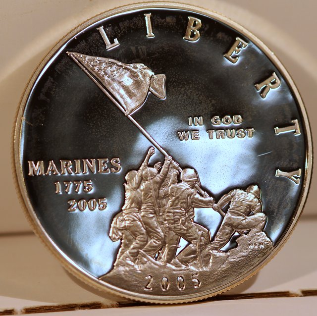 2005-P-Marine-Corps-Commemorative-Proof-Dollar