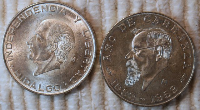 Large-Silver-Coins-USA-Or-Foreign