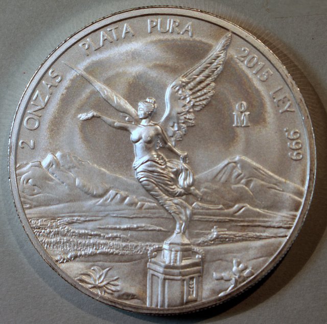 Large-Silver-Coins-USA-Or-Foreign