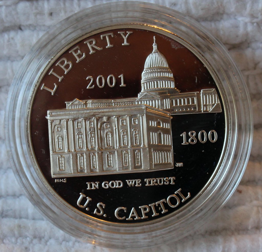 2001-P-US-Capitol-Commemorative-Dollar