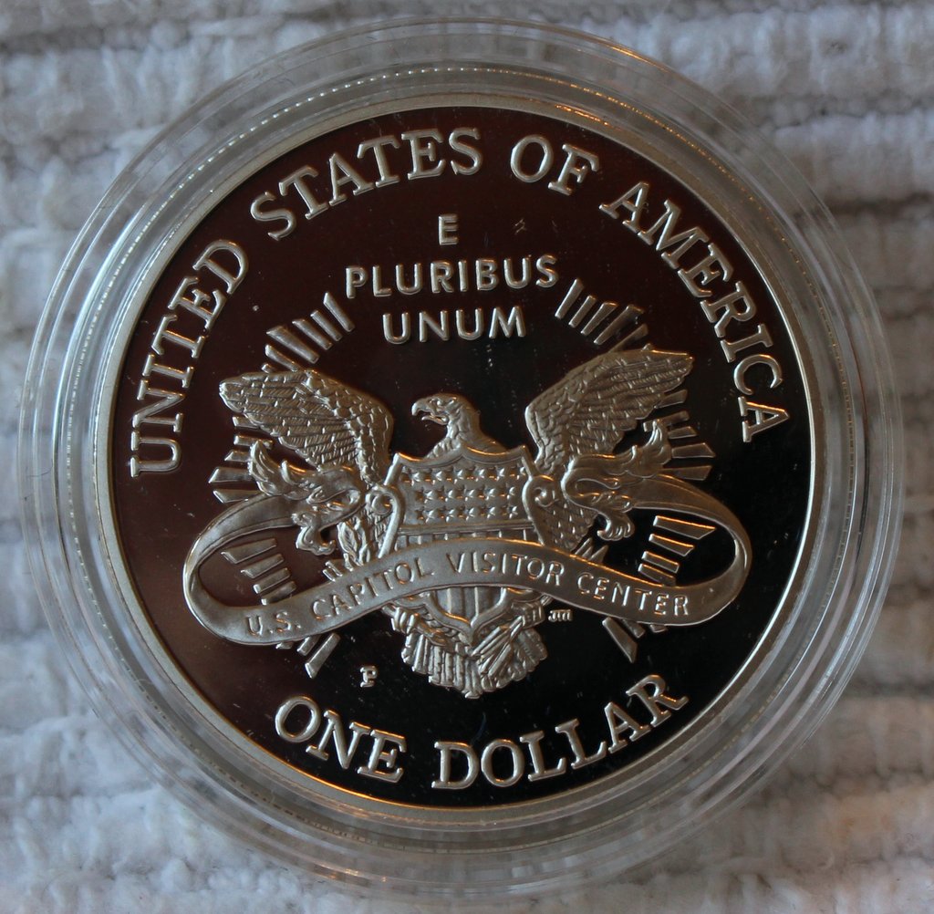 2001-P-US-Capitol-Commemorative-Dollar