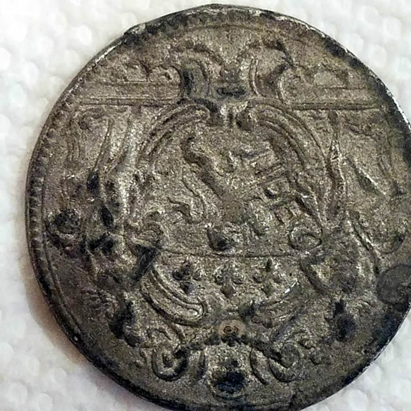 One-French-Note-On-Rice-Paper,-2-World-Tokens.-Help?