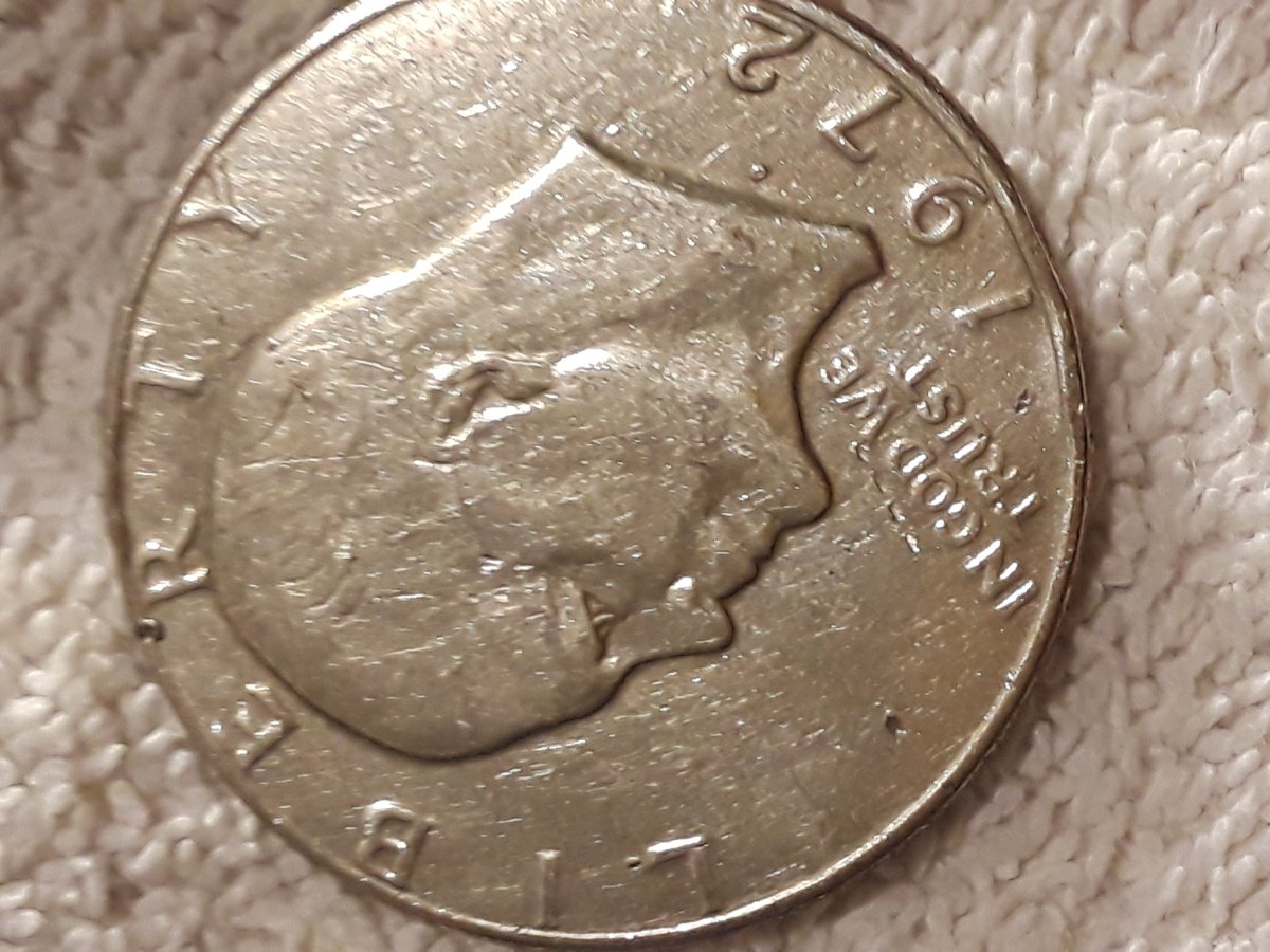 1972-D-Eisenhower-Dollar-Die-Break?