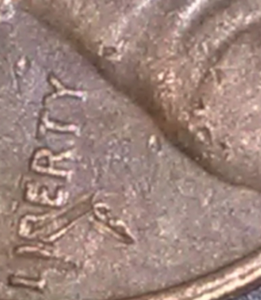 1982-D-Small-Date-Lincoln-Cent-With-Strange-Drag-Marks-Mint-Damaged?