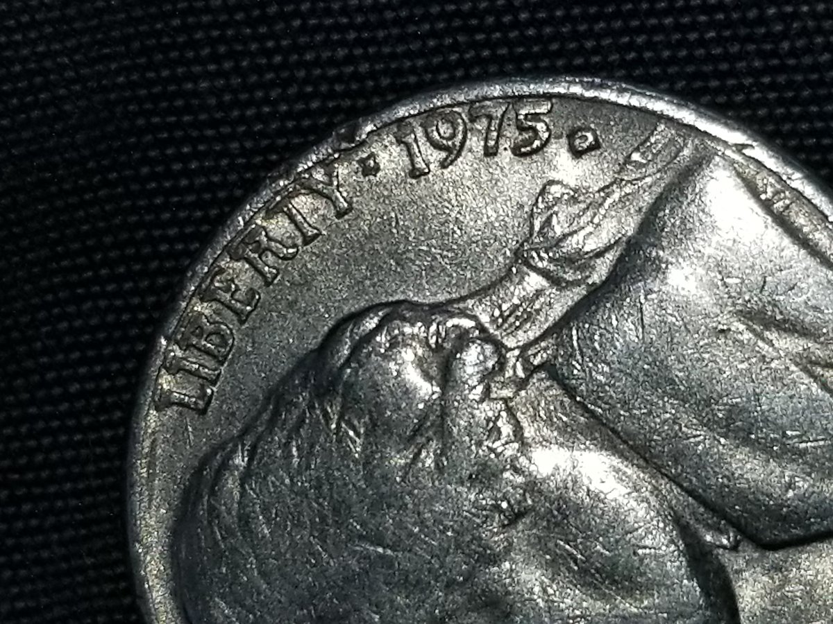 1975-D-Nickel-Normal-MM,-Bad-Die-Vs-Circ-Damage