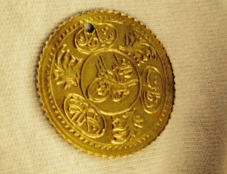 3-Gold-Coins-Need-To-Be-Identified-!-Thanks