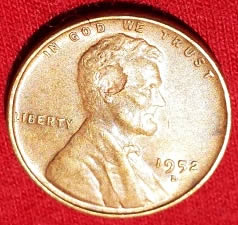 I-Think-Abe-Has-A-Hole-Or-Crater-In-His-Head....1952-D-Wheat-Cent