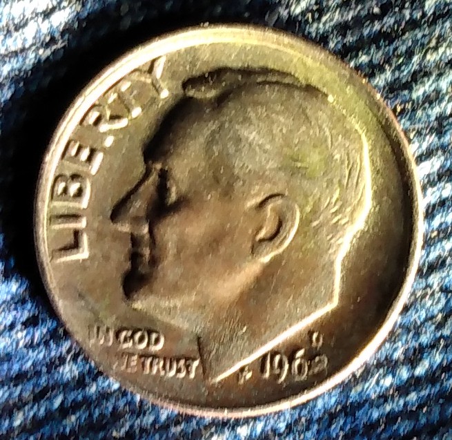 196?-Dime--Can't-Tell-Last-Date-Number-And-Looks-Like-It-Says-Cod