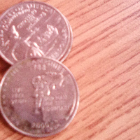 Red-Tint-On-2000-New-Hampshire-Quarter-Obverse,-Green-Tint-On-Reverse.-Caus