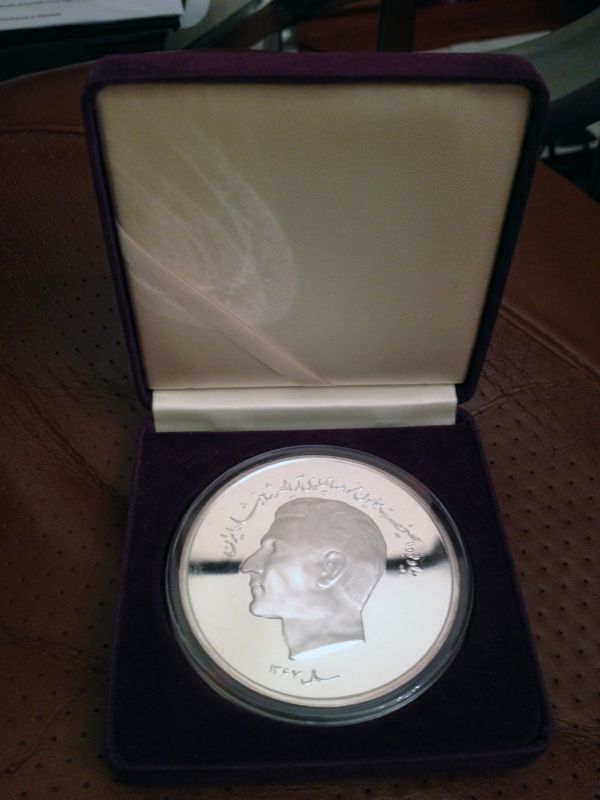I-Am-Stumped-And-Need-Help-On-A-5-Oz-Silver-Coin!