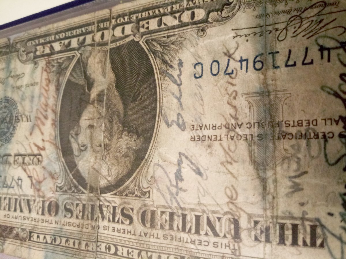 1935-A-Short-Snorter-Blue-Seal-1-Dollar-Bill