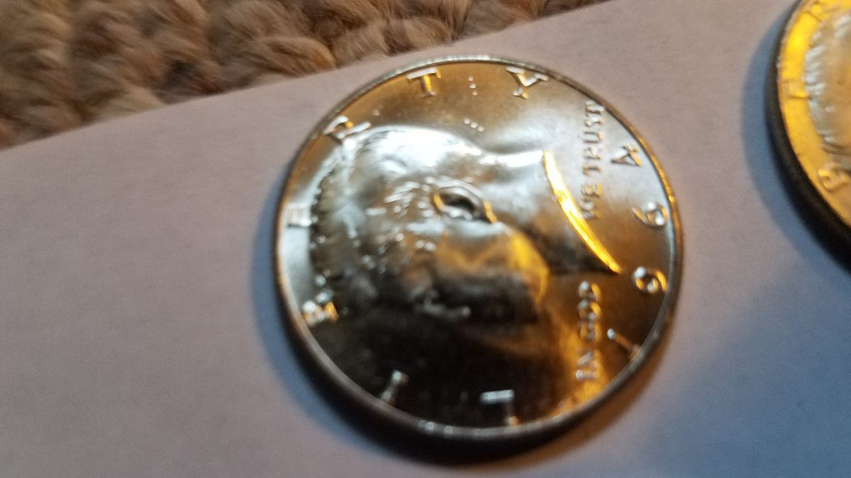 1964-US-Kennedy-Half-Dollar-3-Indentations-With-No-Mint-Mark