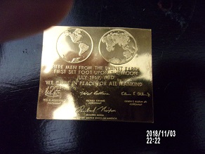 Gold-These-Men-From-The-Planet-Earth-999.99-Hh