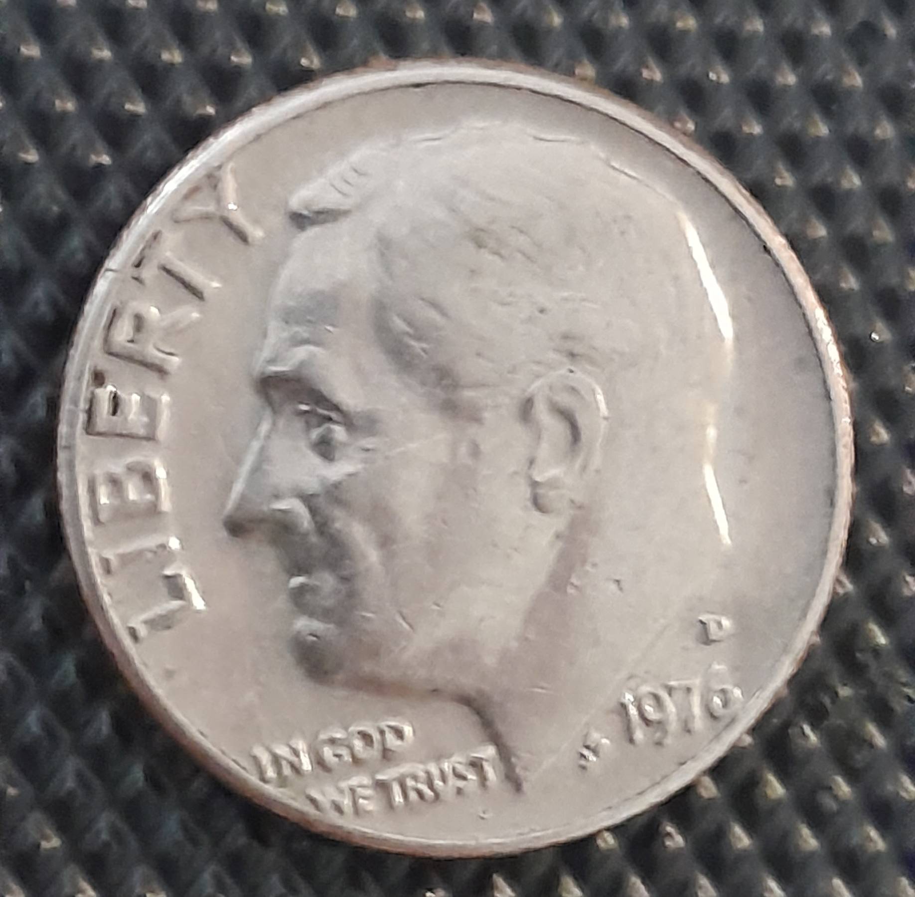 1976-D-Dime-Misaligned